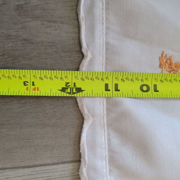 Embroidered Winter Scene Table Runner 39" x 14" Cotton Fabric With Scalloped Edg - Picture 5 of 7